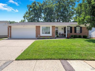 2738 Fordham Dr, Saint Louis, MO, 63129