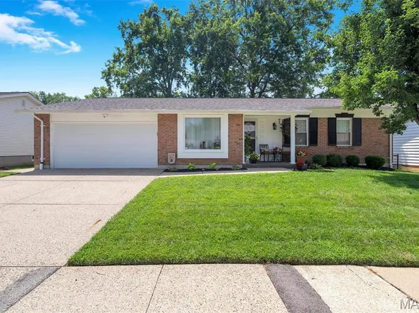 2738 Fordham Dr, Saint Louis, MO 63129