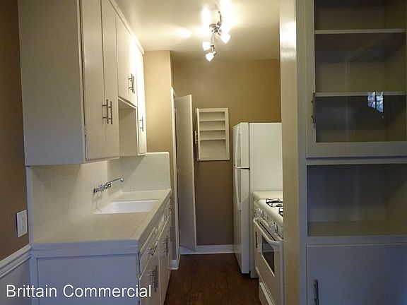 3rd image of 1716 O St #1510-03