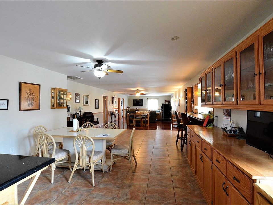 2042 N 2500 East Rd, Windsor, IL 61957 Zillow