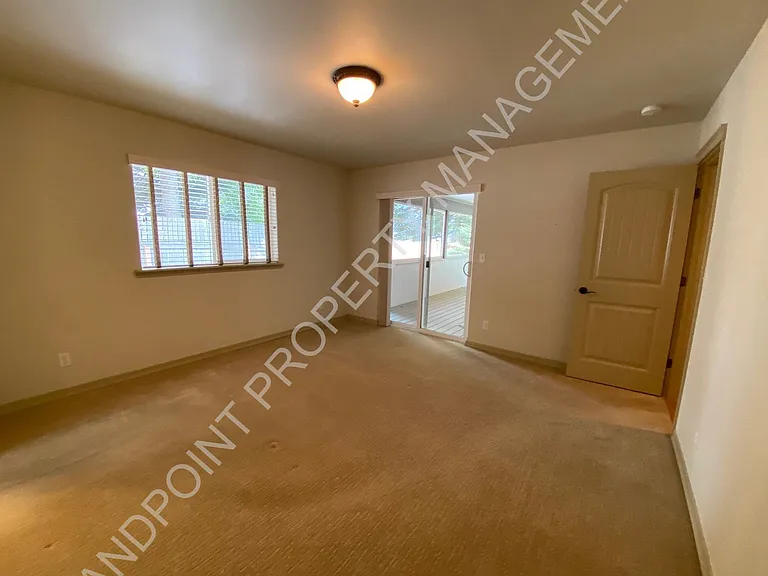 310 Huppert Ln — Photo 19