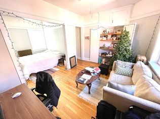 1055 W Dakin St #3, Chicago, IL 60613