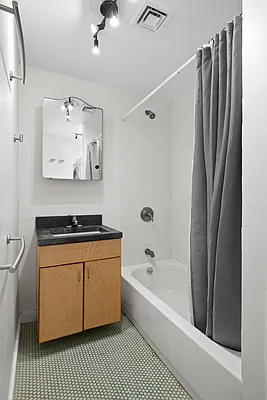 Rented by HomeDax Real Estate | media 15