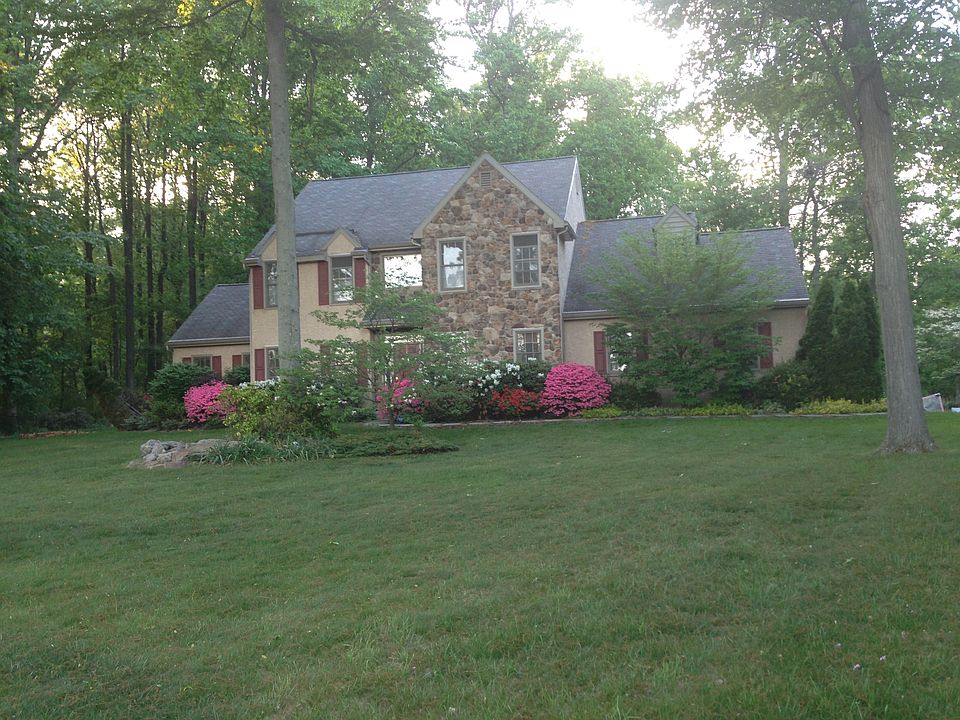2nd image of 121 Beechwood Ter