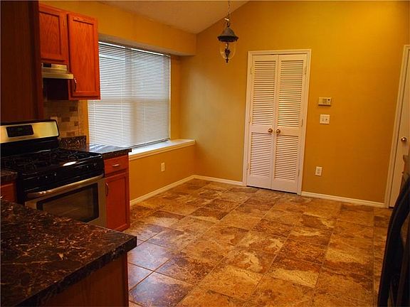 5th image of 6063 Great Oaks Dr