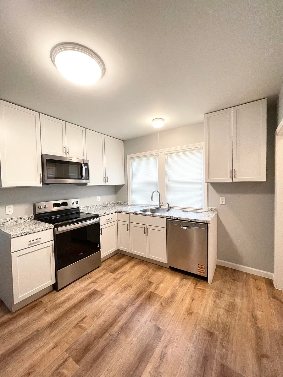 Building Photo - 329 Burlington Ave #1