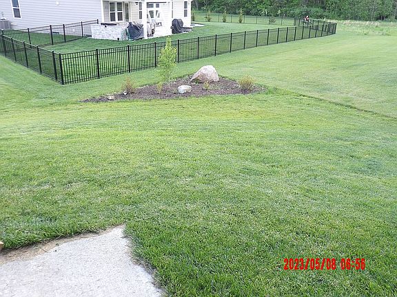 3rd image of 1641 Red Oak Dr