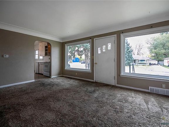 4th image of 1727 Alderson Ave