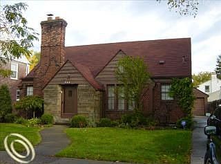 2nd image of 406 Lothrop Rd