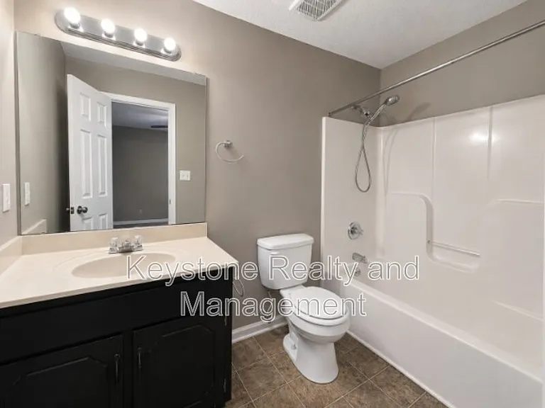 1920 Timberline Cir — Photo 8