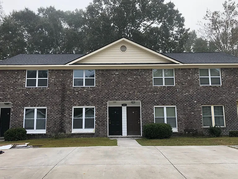 100 Magwood Dr — Photo 1