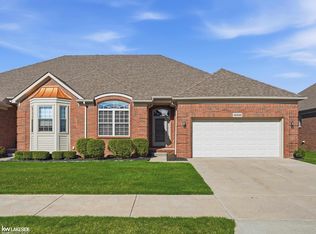 46899 Cynthia Dr, Macomb, MI 48044