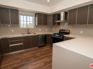 126 N Kings Rd, Los Angeles, CA 90048