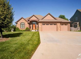 1119 Douglas Dr, Lawrence, KS 66049