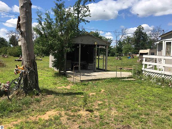 2nd image of 1697 Northwoods Dr