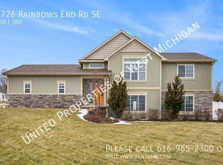 8726 Rainbows End Rd SE, Caledonia, MI 49316