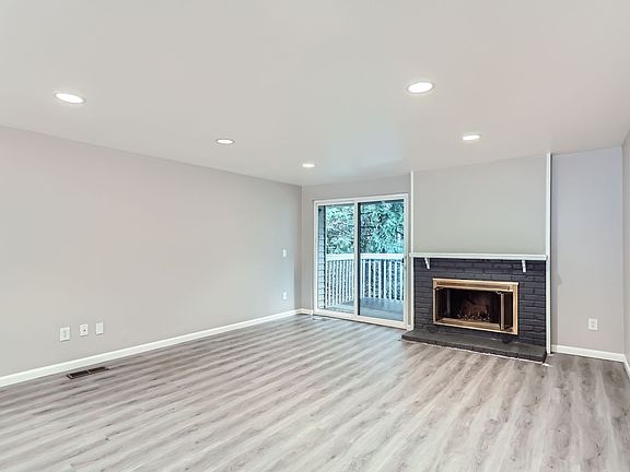 5th image of 11428 105th Pl NE