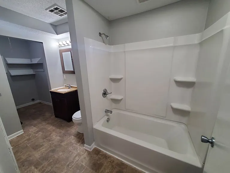 215 Leland Ave — Photo 12
