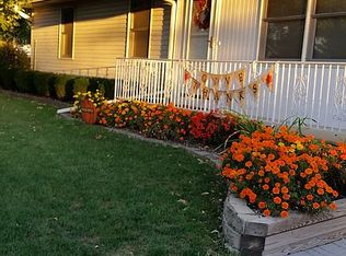 139 E Sheffield St, Saint Anne, IL 60964