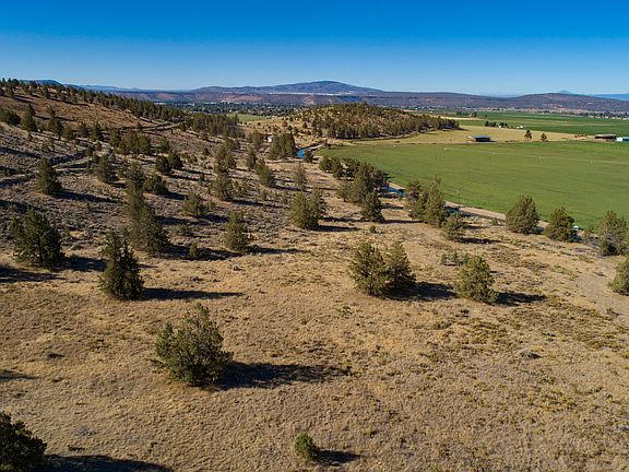5th image of NE McKay Dr #304