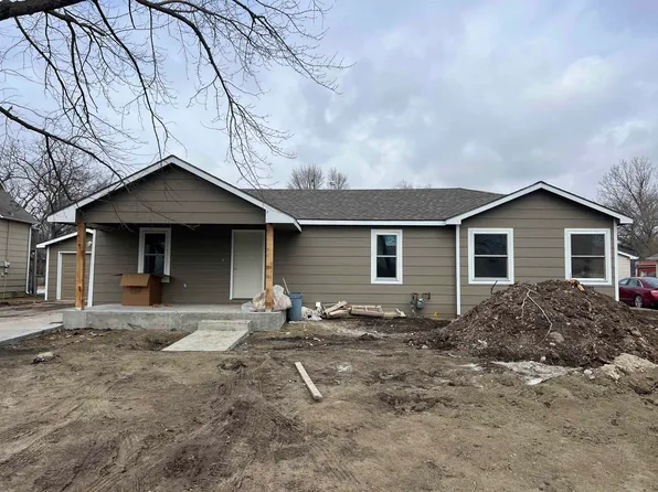 426 E Clark Ave, Augusta, KS 67010