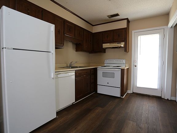 2nd image of 1807 Chandler Rd APT 1