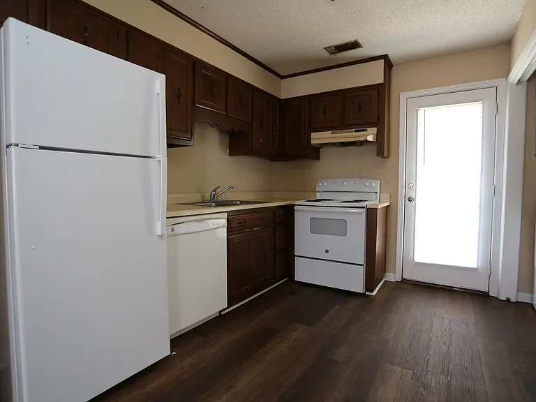 1807 Chandler Rd #1 — Photo 2