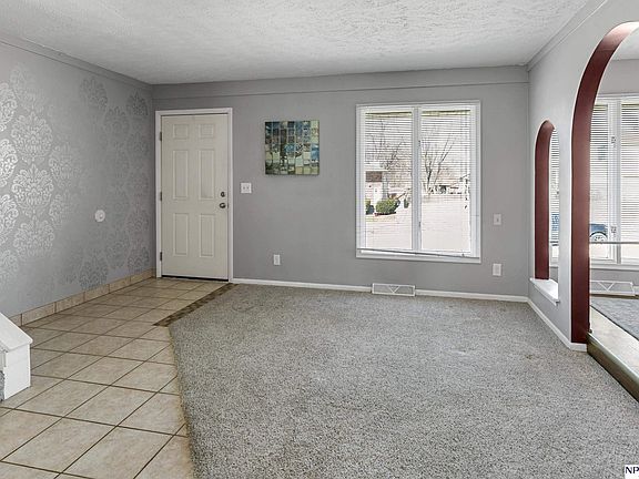 3rd image of 11711 Camden Ave