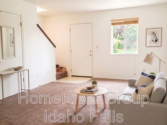 2nd image of 1753 Grandview Dr #4