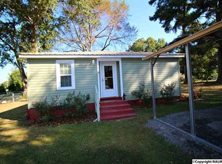 609 Curry St NW, Hartselle, AL 35640