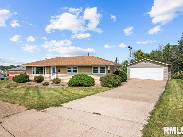 317 12th Ave W, Milan, IL 61264
