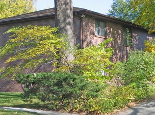 242 S 28th St APT 3, Lincoln, NE 68510