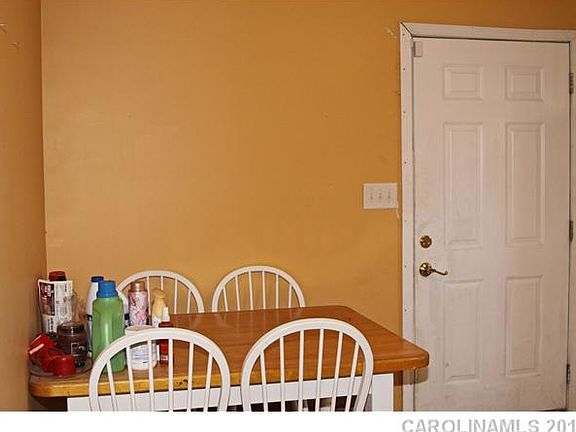 4th image of 808 E Harrison Ave