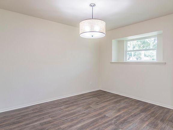 5th image of 3803 Plum Hollow Dr