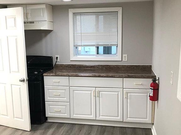 4th image of 224 Lincoln Ave