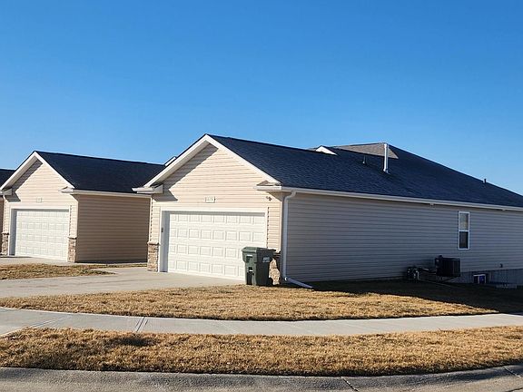 3rd image of 1063 N 170th Ave