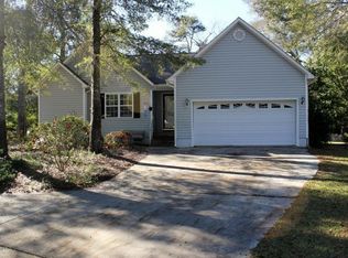 202 Neptune Ct, Cape Carteret, NC 28584