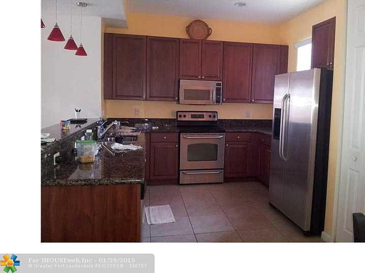 1st image of 1033 NE 17th Way #1601