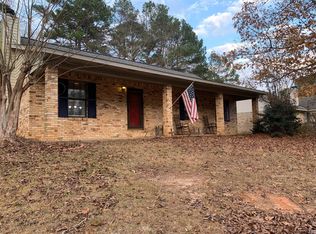111 Deer Run Rd, Hattiesburg, MS 39402