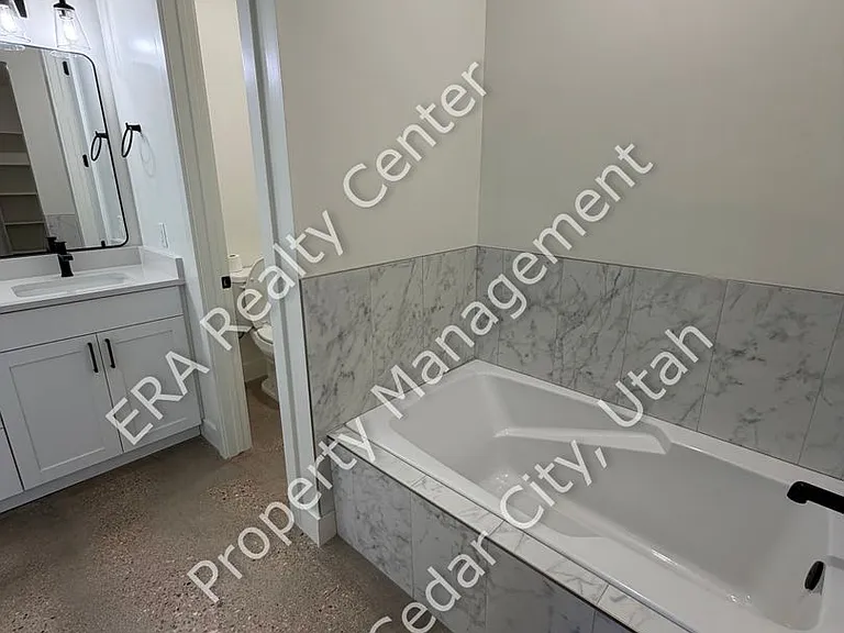 2180 S Bluff Dr — Photo 15