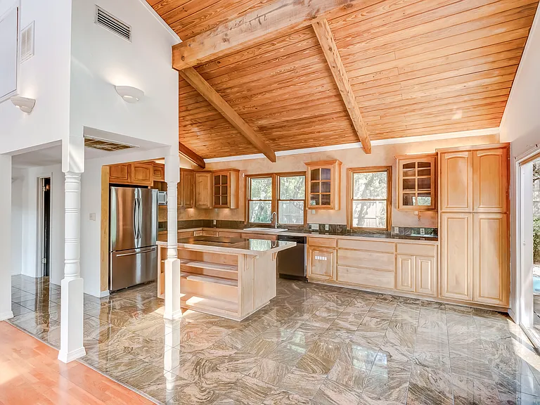 208 Westhaven Dr — Photo 12