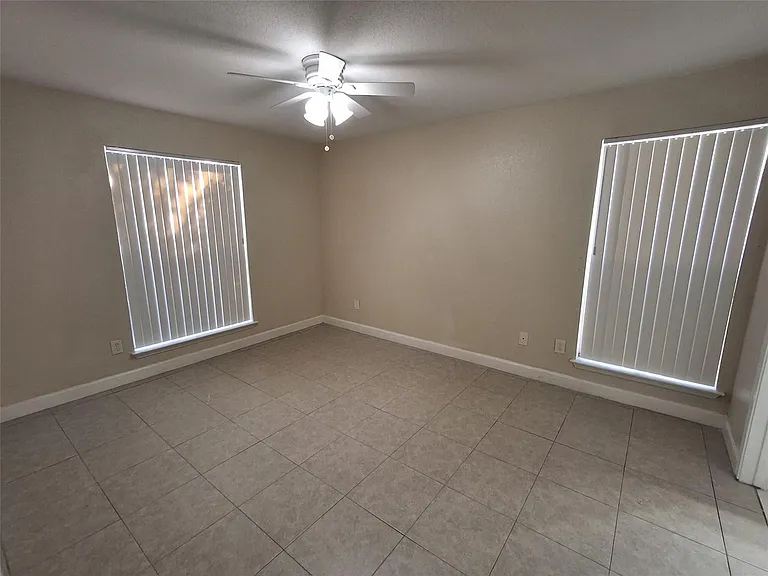 899 Riverside Dr #613 — Photo 16