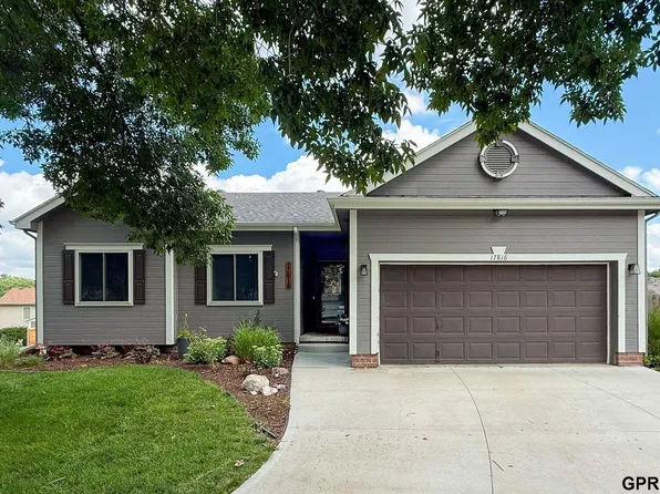 17816 Jacobs Cir, Omaha, NE 68135