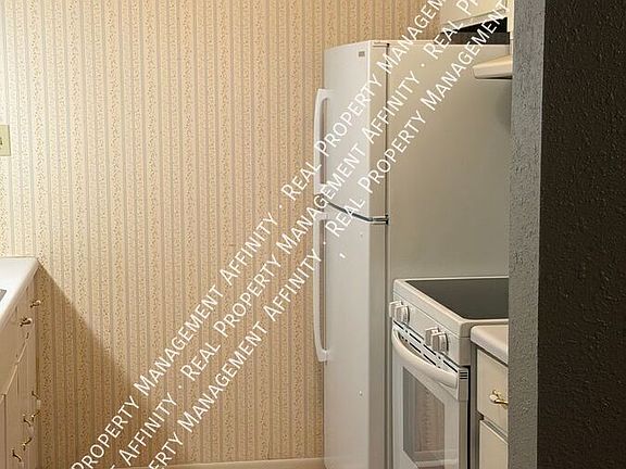 4th image of 6695 Whispering Oak Pl APT 3