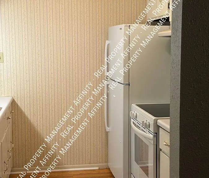 6695 Whispering Oak Pl #3 — Photo 4
