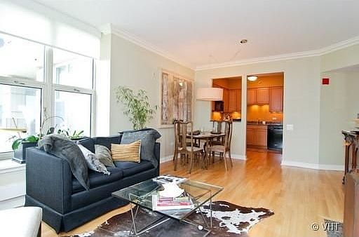4th image of 25 E Superior St APT 2704