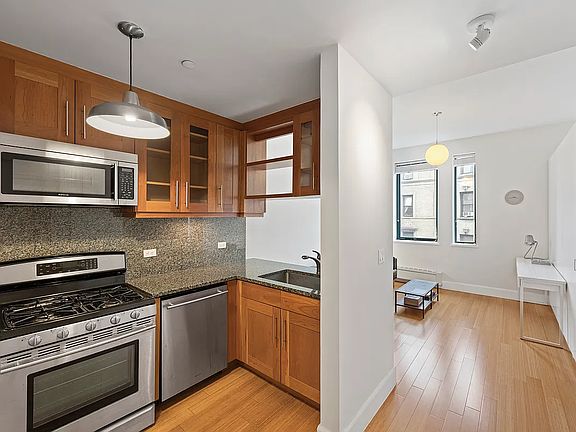 5th image of 2056 5th Ave APT 5C