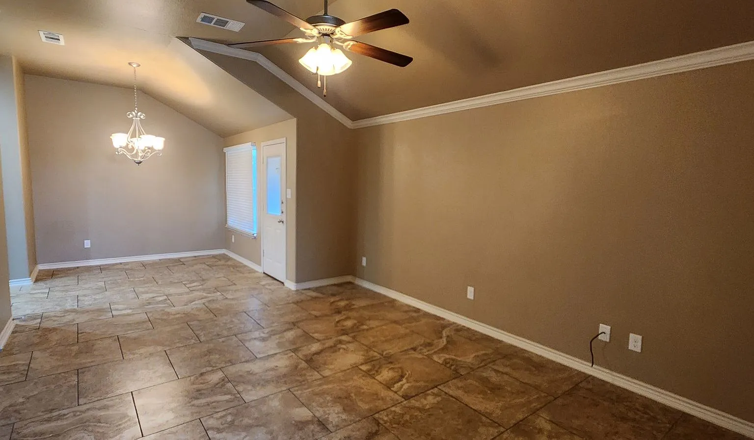 3 Bedroom / 2 Bath Duplex Cul-de-Sac Location Killeen, TX — Photo 2