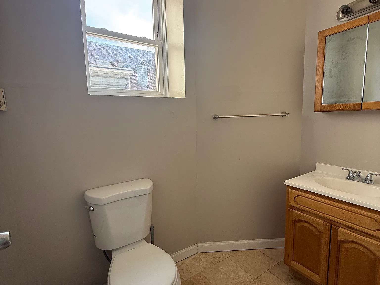 3 bed, 1.5 bath, $2,200 — Photo 3