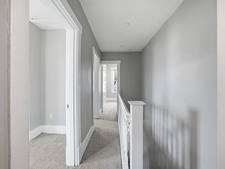 827 Hinnerman St — Photo 11